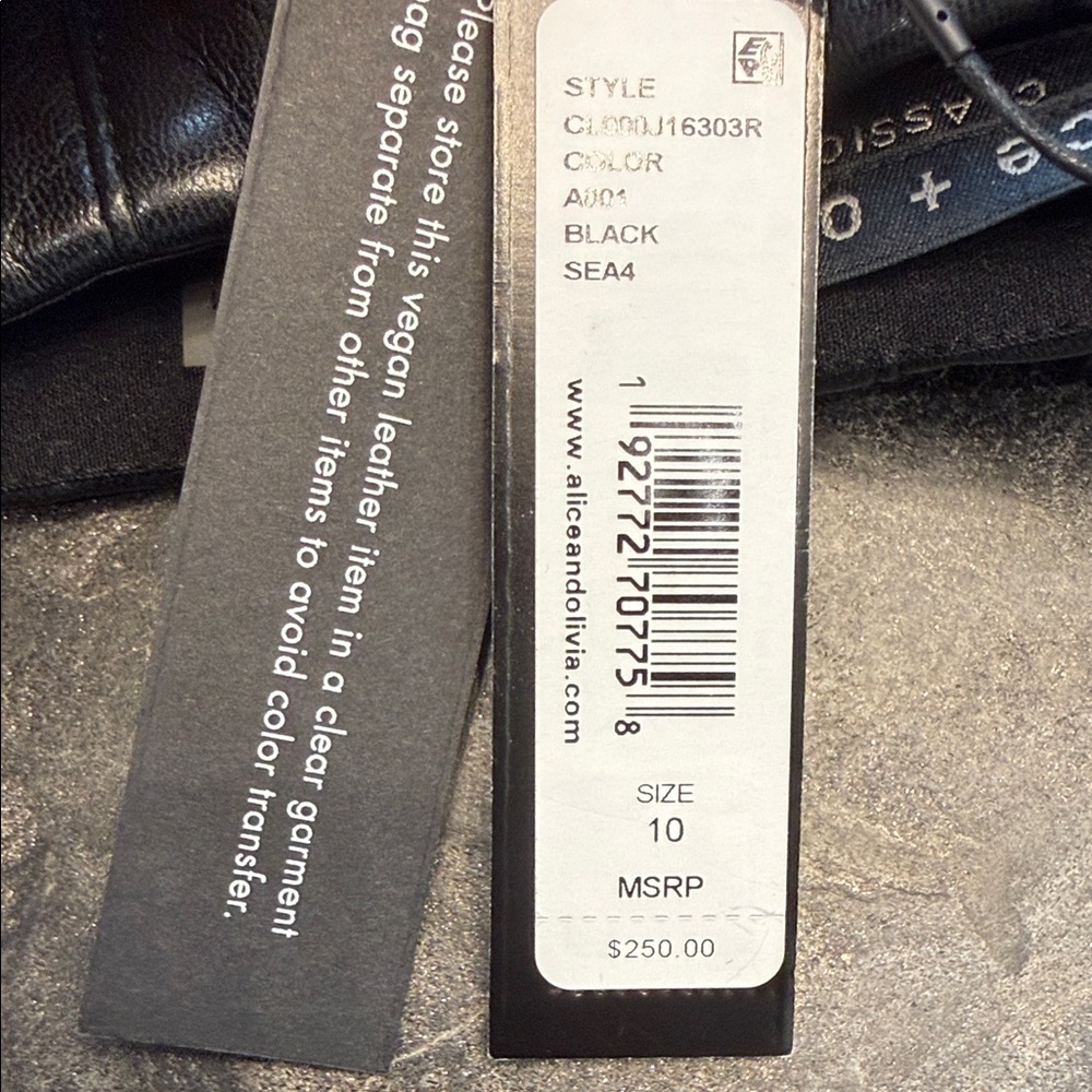 Alice + Olivia Shiny Black Pleated Mini Skirt Vegan Leather - Picture 3 of 3